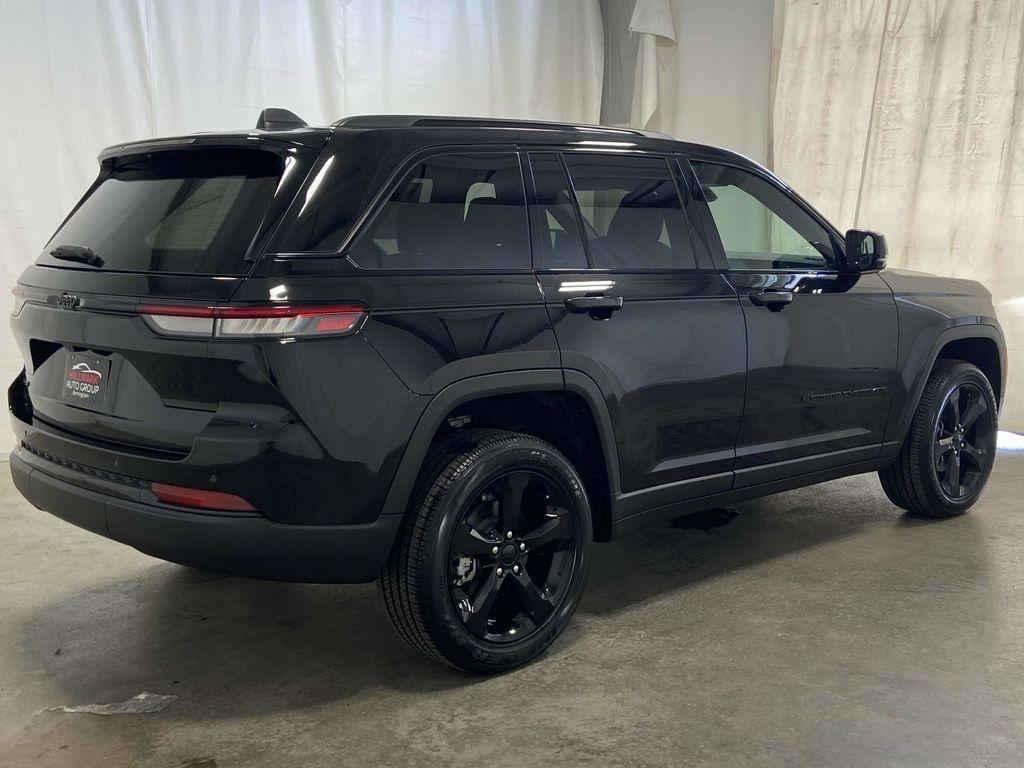new 2025 Jeep Grand Cherokee car, priced at $39,088