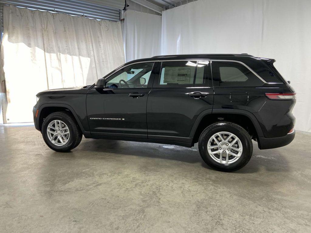 new 2025 Jeep Grand Cherokee car, priced at $39,928