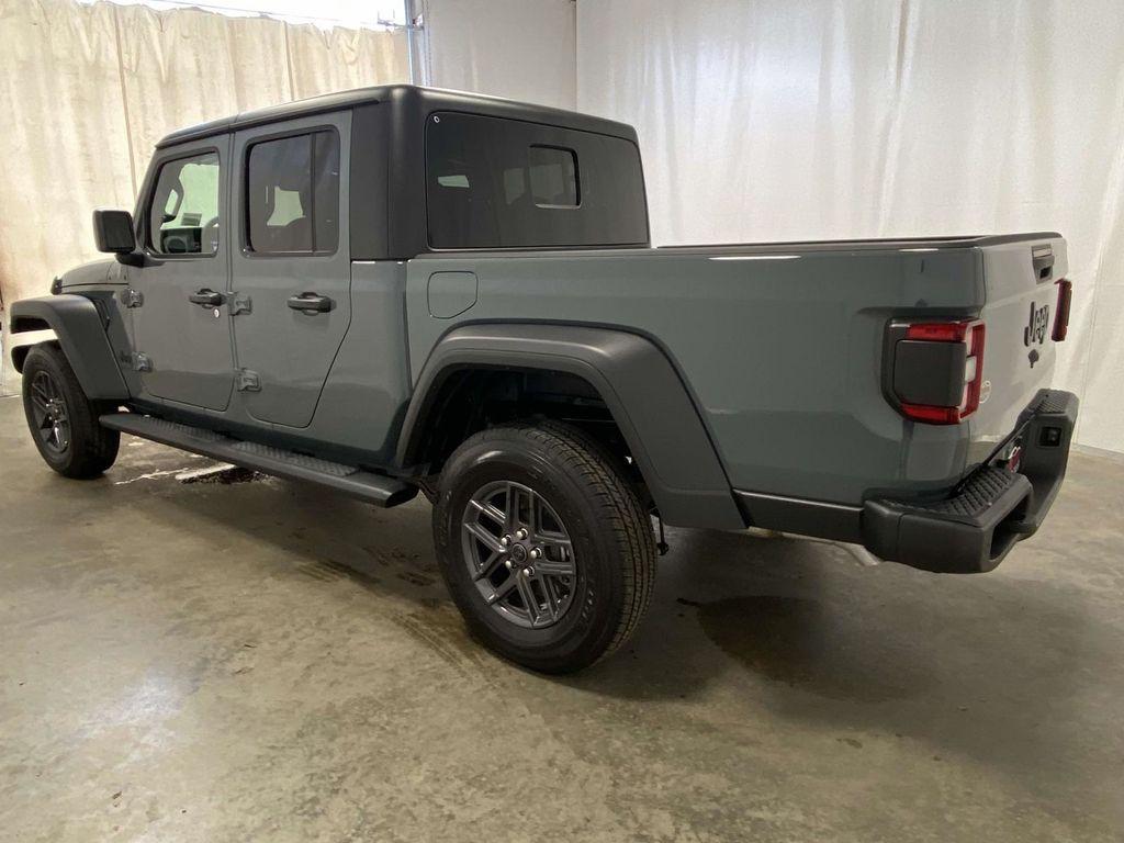 new 2025 Jeep Gladiator car, priced at $44,759