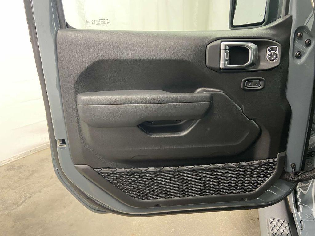 new 2025 Jeep Gladiator car, priced at $44,759