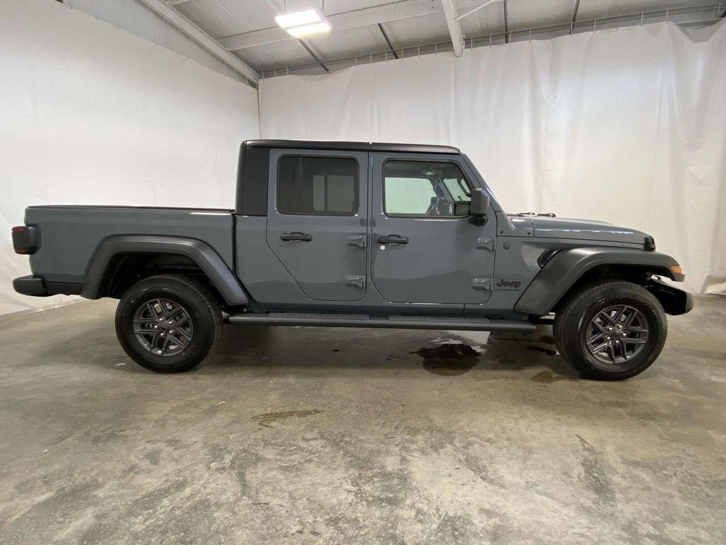 new 2025 Jeep Gladiator car, priced at $44,759