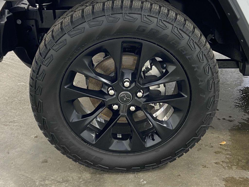 new 2025 Jeep Gladiator car, priced at $39,071
