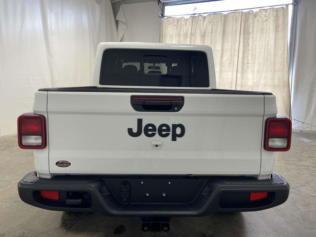 new 2025 Jeep Gladiator car, priced at $39,071