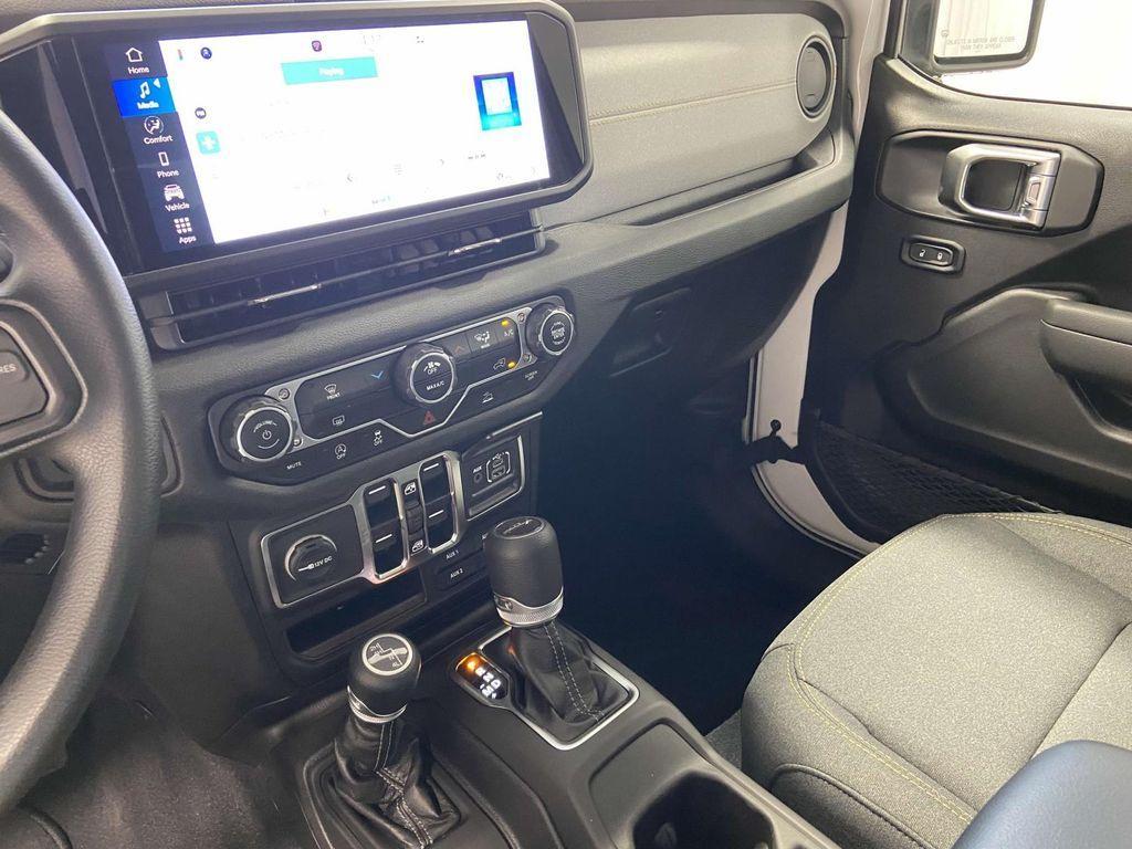 new 2025 Jeep Gladiator car, priced at $39,071