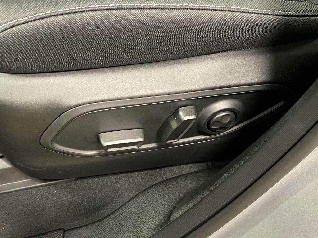new 2025 Jeep Grand Cherokee car, priced at $39,928