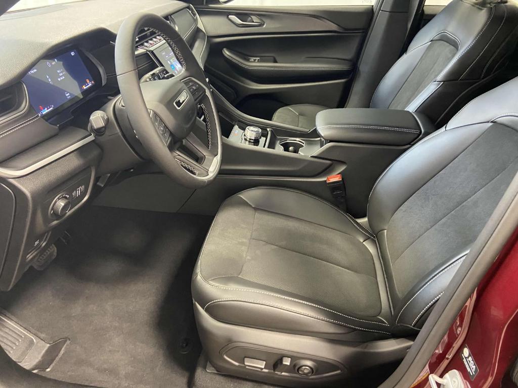 new 2025 Jeep Grand Cherokee car, priced at $46,030