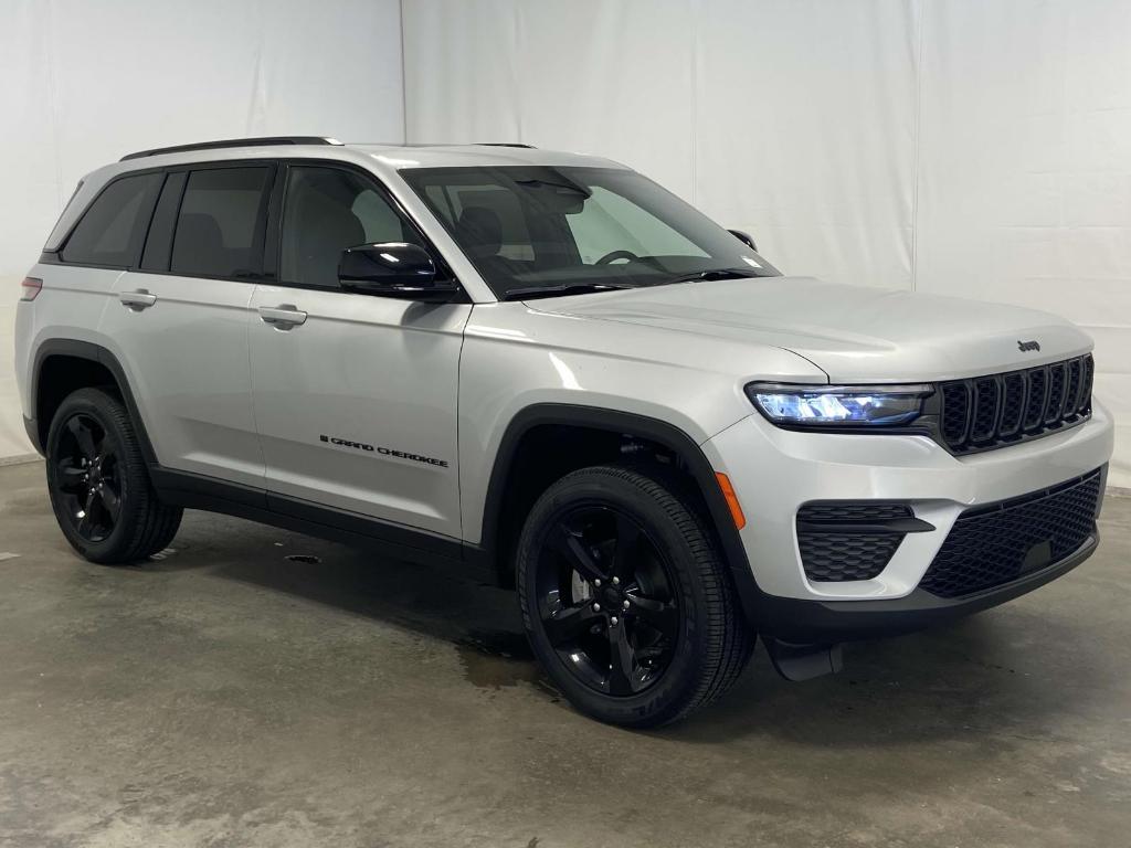 new 2025 Jeep Grand Cherokee car, priced at $41,588