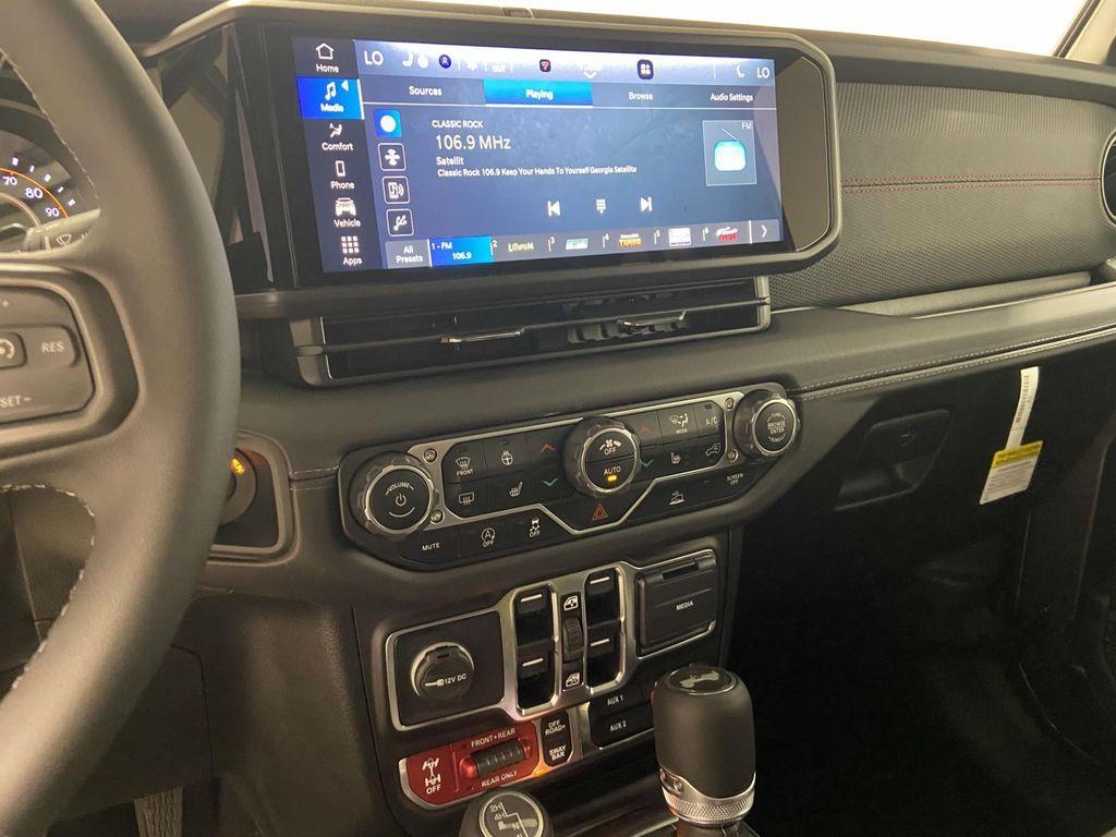 new 2025 Jeep Wrangler car, priced at $53,265