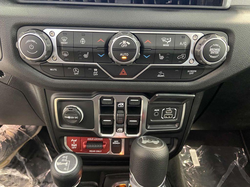 new 2025 Jeep Wrangler car, priced at $48,002
