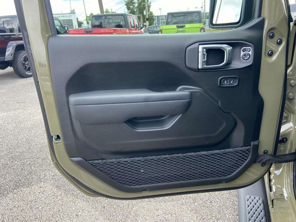 new 2025 Jeep Gladiator car, priced at $43,499