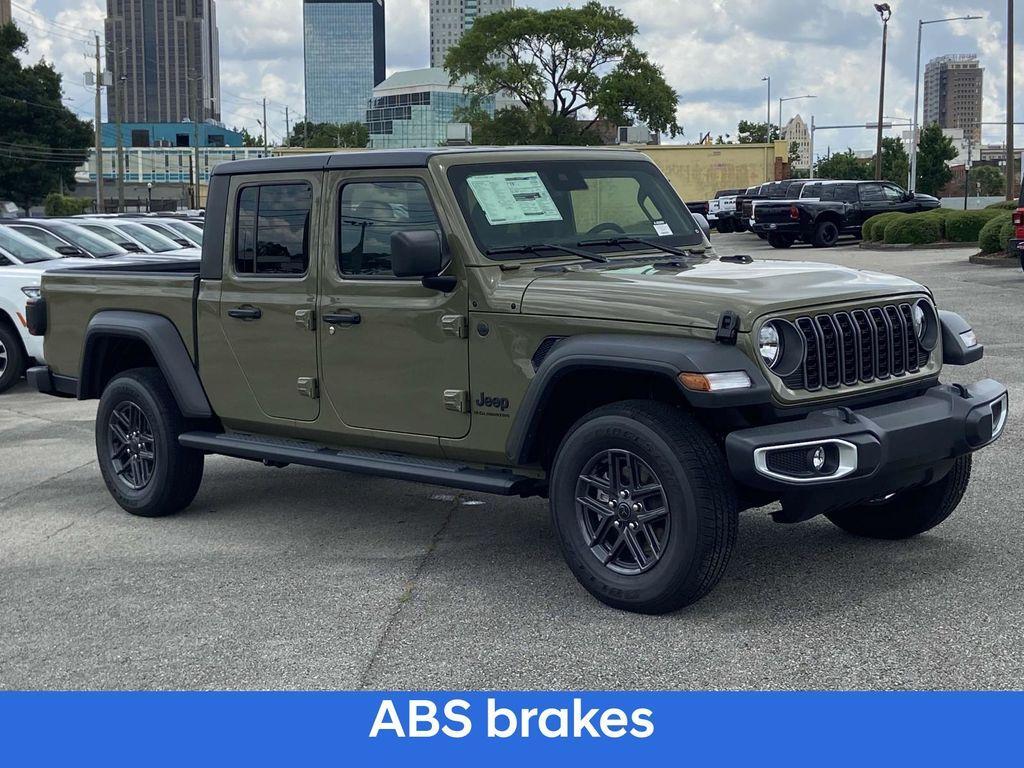 new 2025 Jeep Gladiator car, priced at $43,499