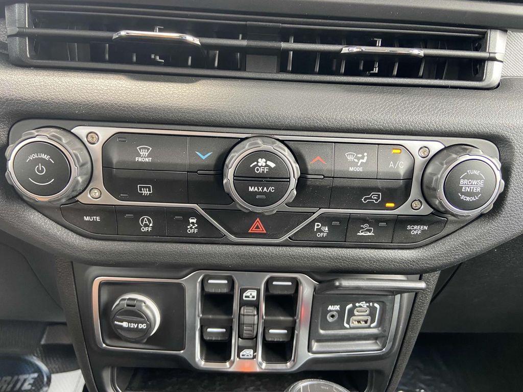 new 2025 Jeep Gladiator car, priced at $43,499