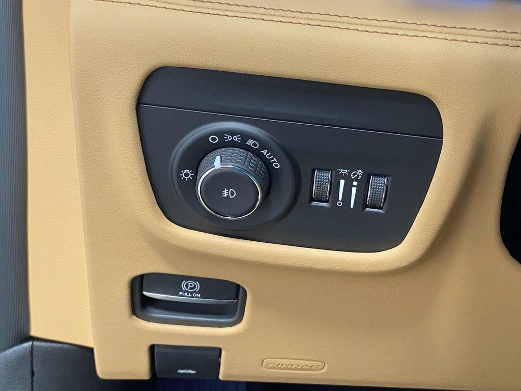 new 2025 Jeep Grand Cherokee L car, priced at $67,016