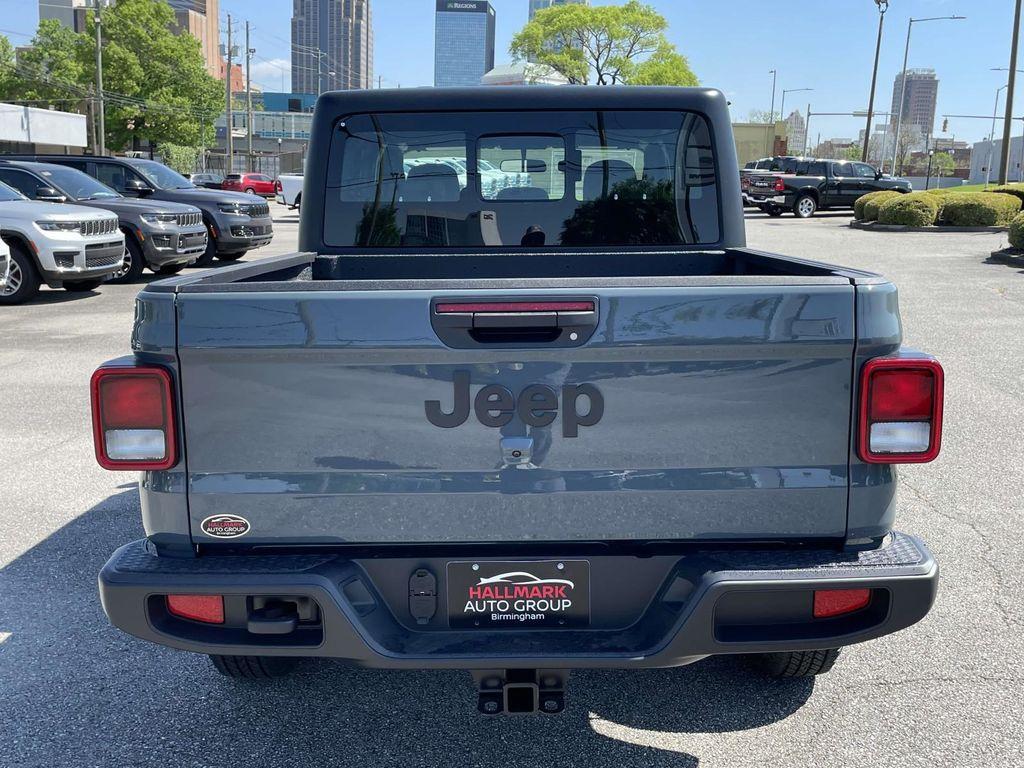 new 2025 Jeep Gladiator car, priced at $38,084