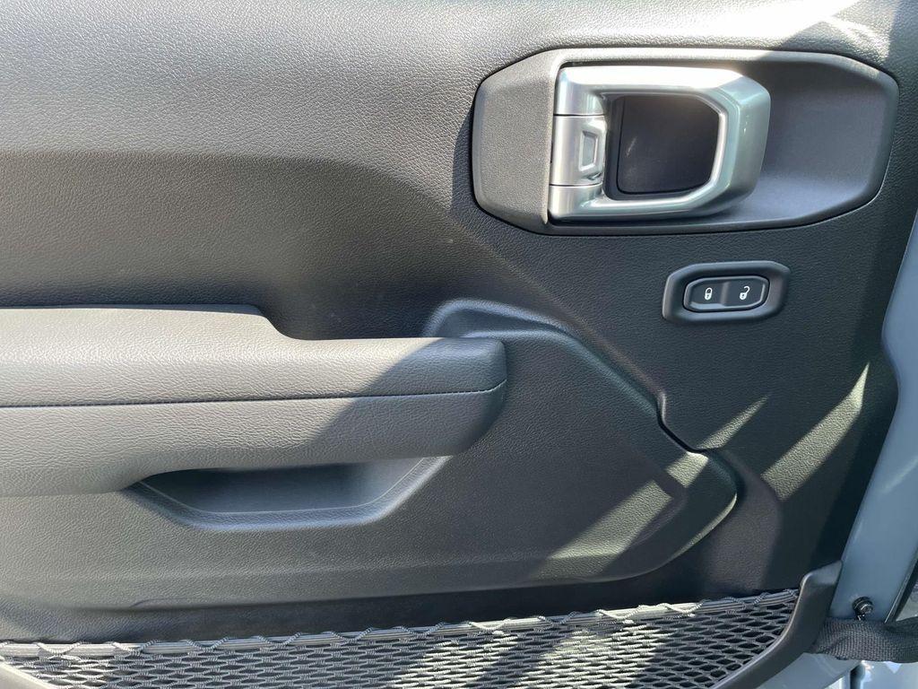 new 2025 Jeep Gladiator car, priced at $38,084