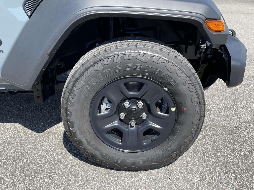 new 2025 Jeep Gladiator car, priced at $38,084