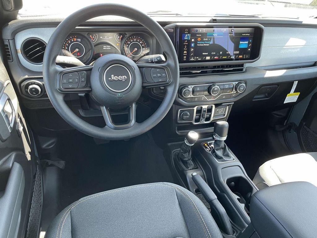 new 2025 Jeep Gladiator car, priced at $38,084