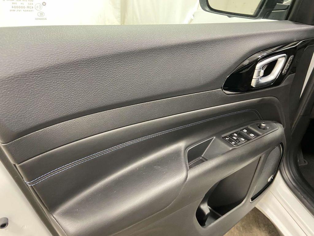 new 2025 Jeep Compass car, priced at $40,015
