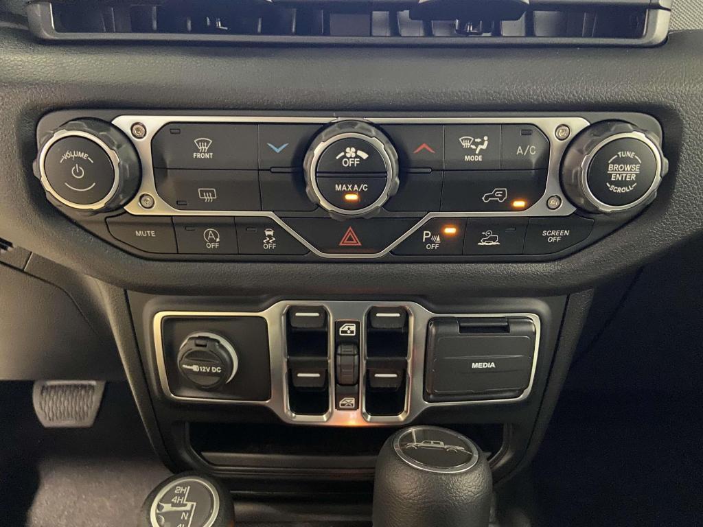 new 2025 Jeep Gladiator car, priced at $44,759