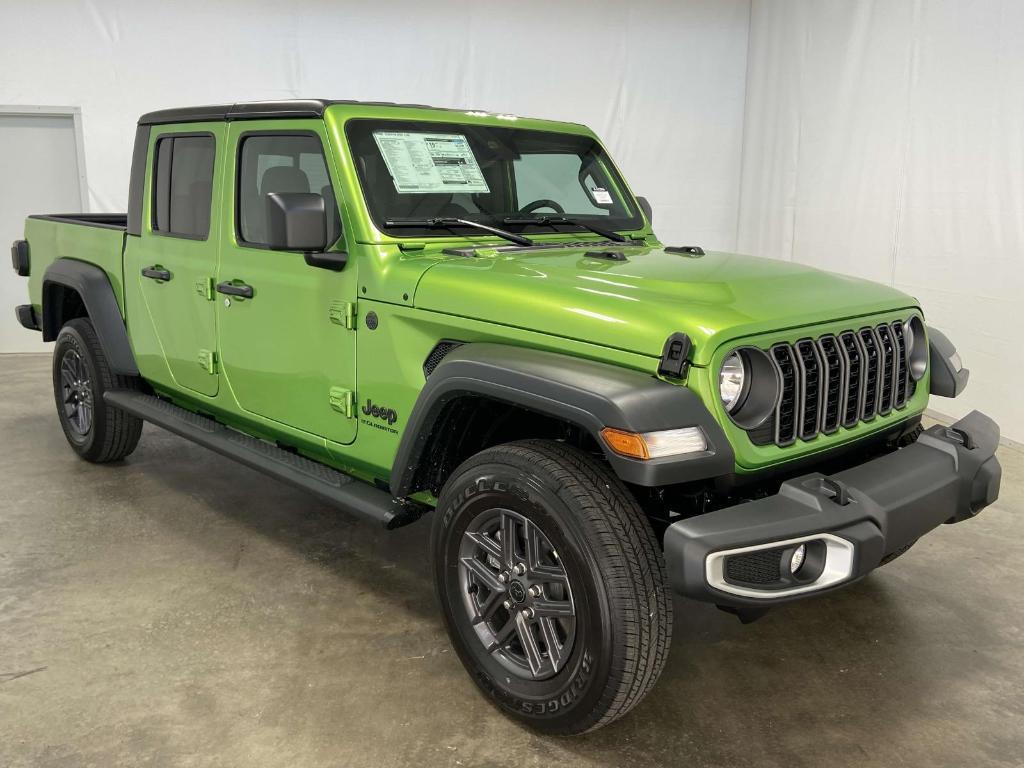 new 2025 Jeep Gladiator car, priced at $44,759