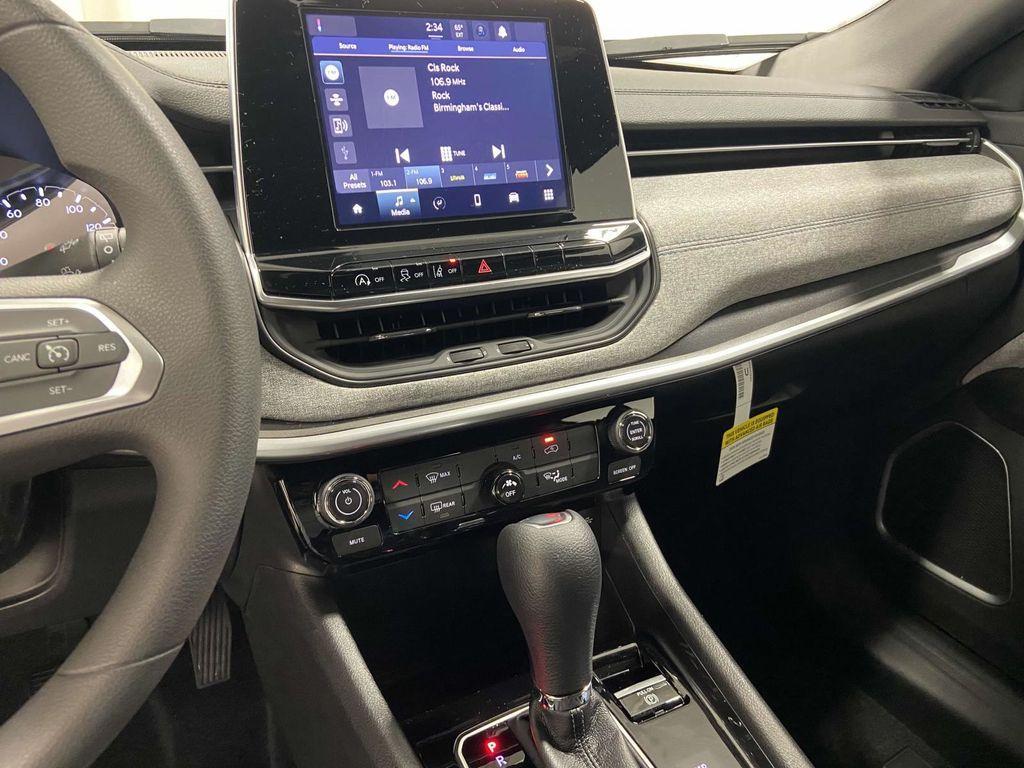 new 2025 Jeep Compass car, priced at $24,999