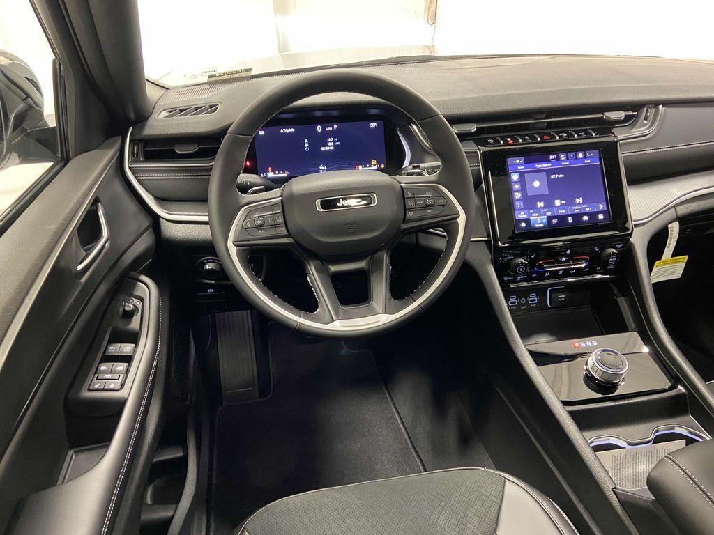 new 2025 Jeep Grand Cherokee L car, priced at $40,230