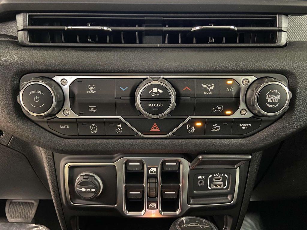 new 2025 Jeep Gladiator car, priced at $45,259