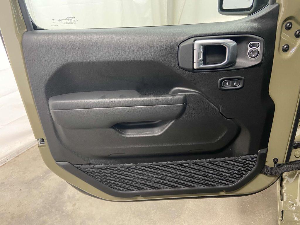 new 2025 Jeep Wrangler car, priced at $46,334