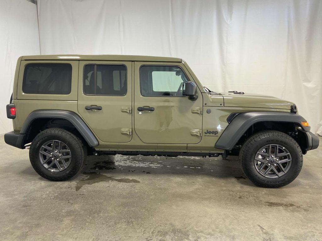 new 2025 Jeep Wrangler car, priced at $46,334