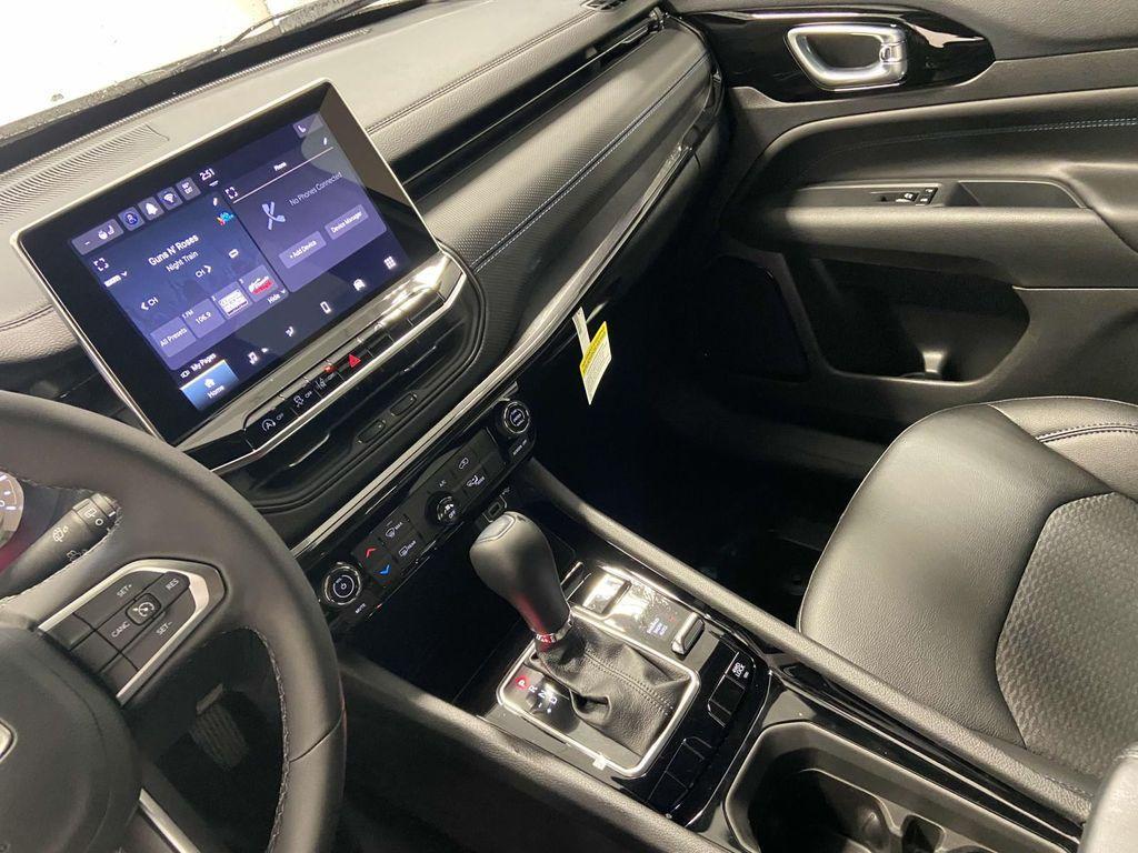 new 2025 Jeep Compass car, priced at $27,863