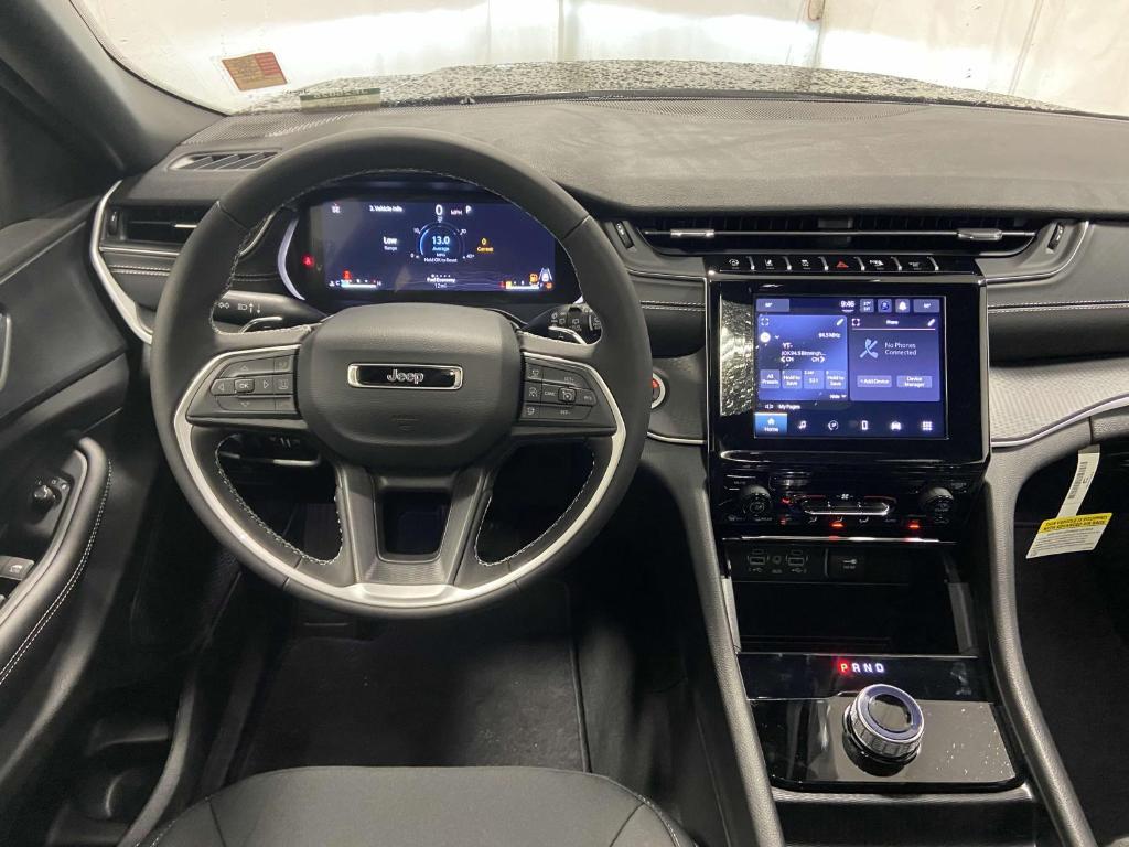 new 2025 Jeep Grand Cherokee car, priced at $39,214