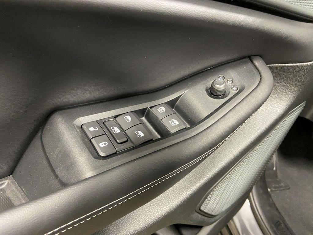 new 2025 Jeep Grand Cherokee car, priced at $39,928