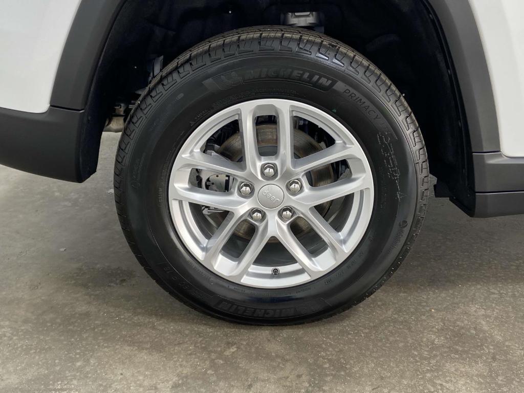 new 2025 Jeep Grand Cherokee car, priced at $36,678