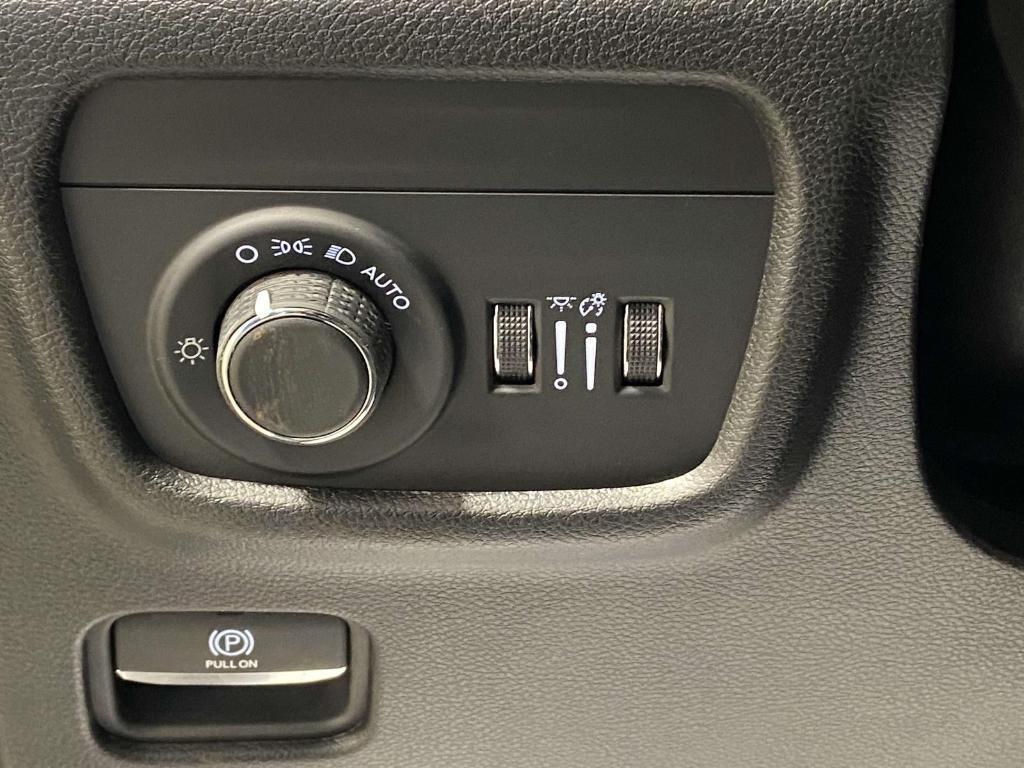 new 2025 Jeep Grand Cherokee car, priced at $36,678