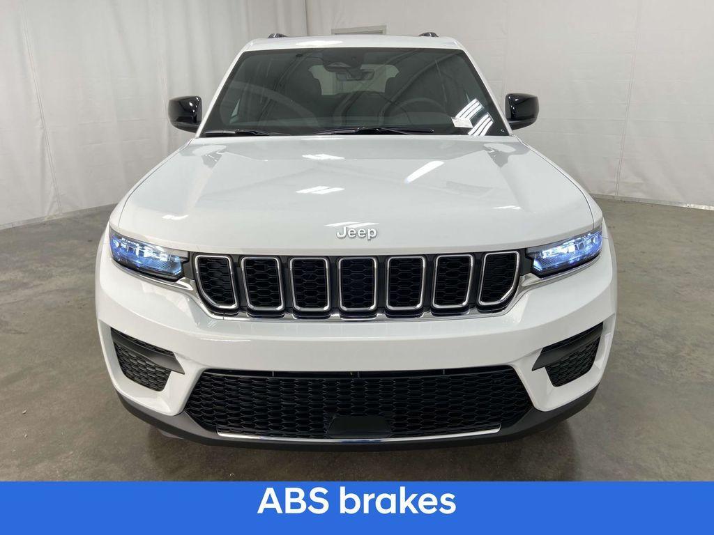 new 2025 Jeep Grand Cherokee car, priced at $38,678