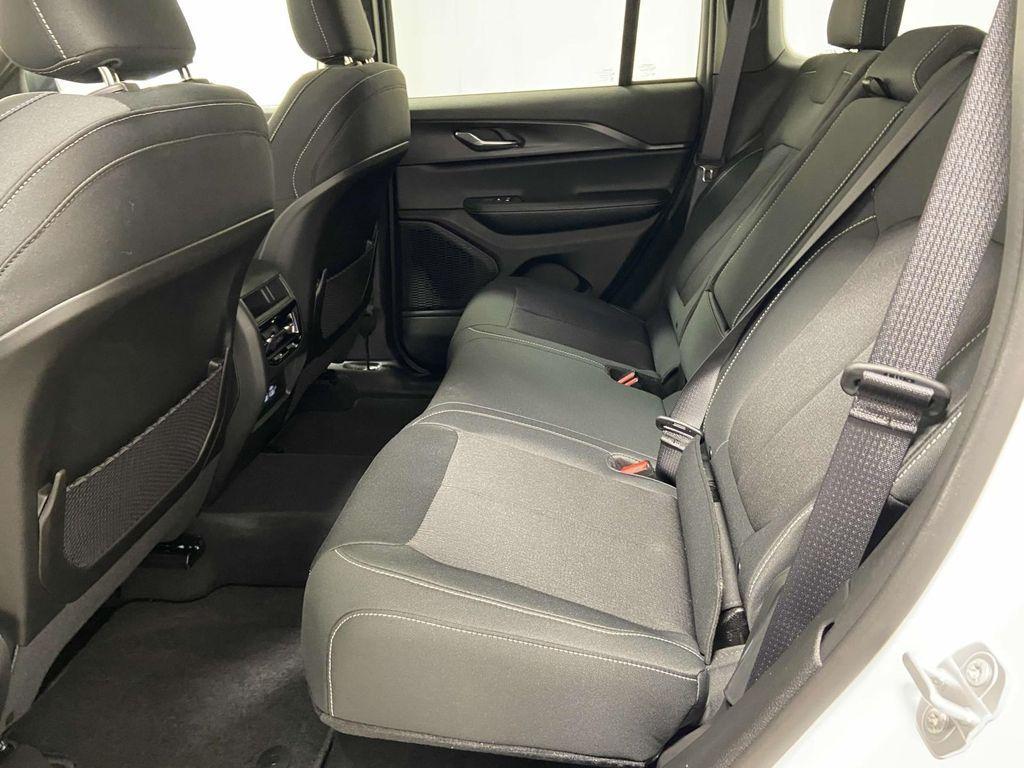 new 2025 Jeep Grand Cherokee car, priced at $38,678