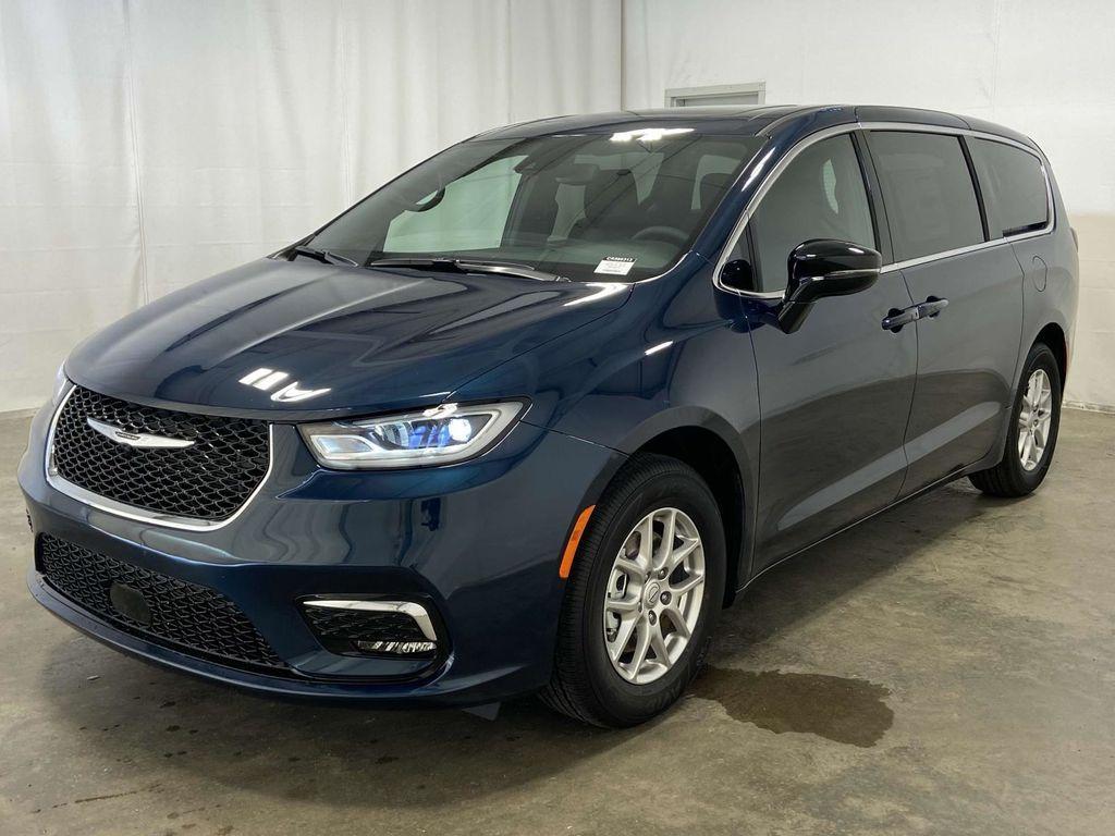 new 2025 Chrysler Pacifica car, priced at $43,031