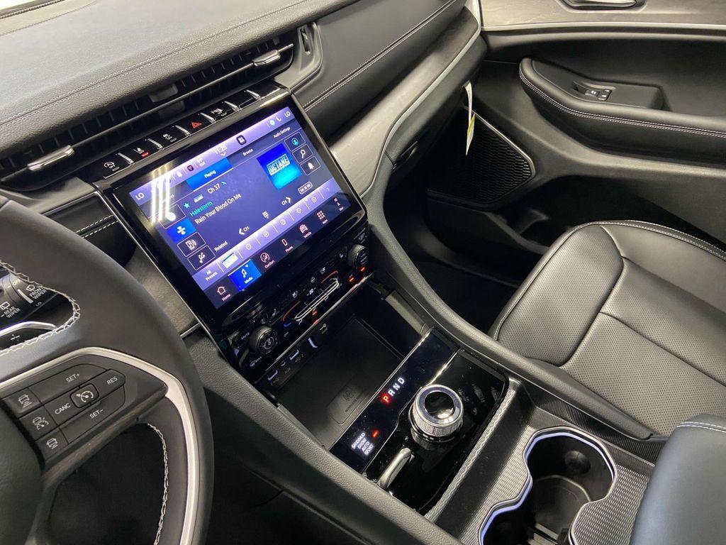 new 2025 Jeep Grand Cherokee L car, priced at $50,962