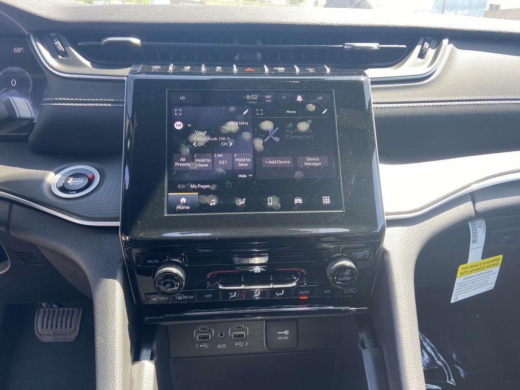 new 2025 Jeep Grand Cherokee car, priced at $35,680