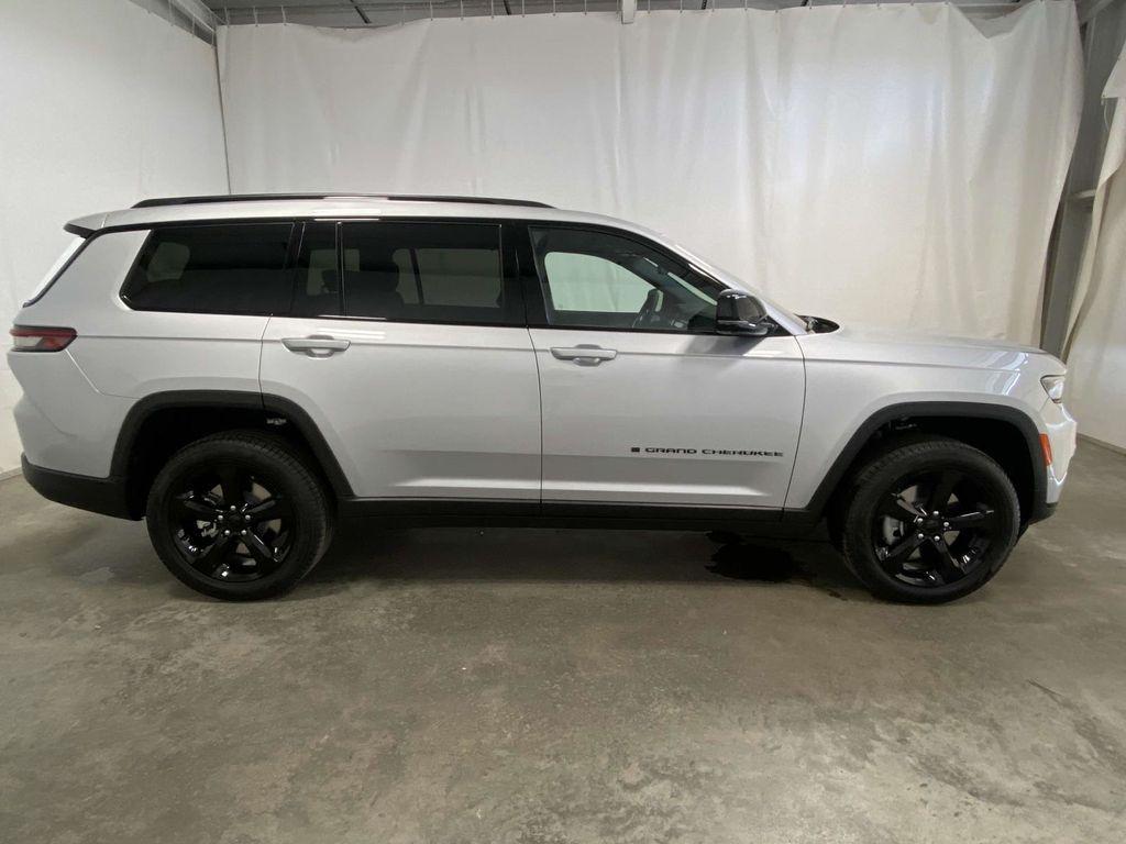 new 2025 Jeep Grand Cherokee L car, priced at $49,937