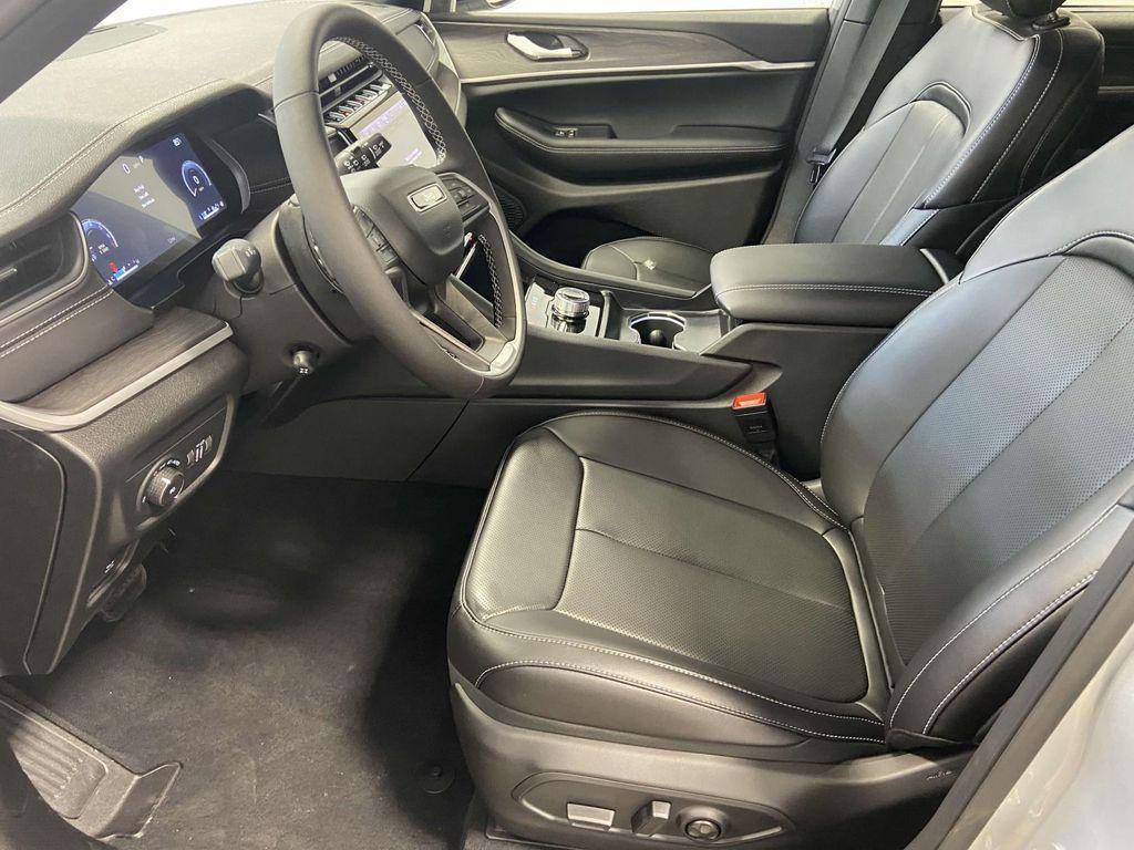 new 2025 Jeep Grand Cherokee L car, priced at $49,937