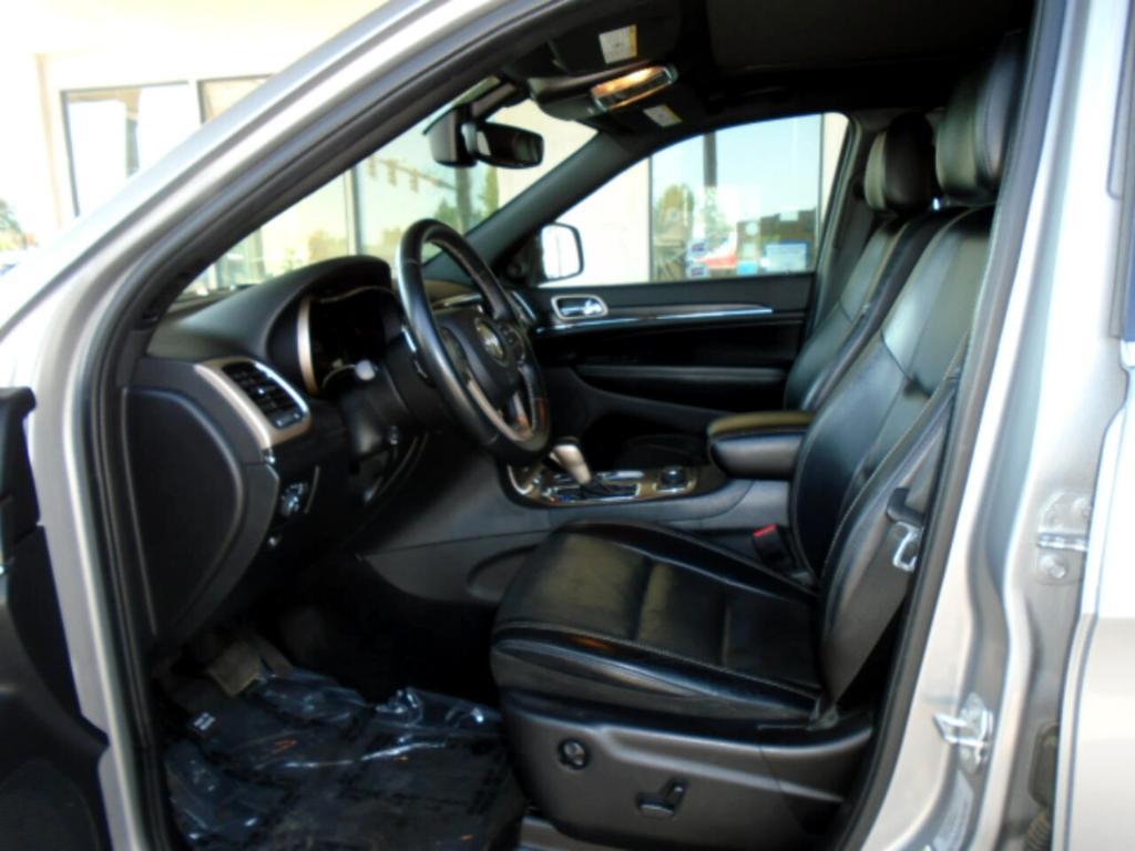 used 2017 Jeep Grand Cherokee car, priced at $19,600