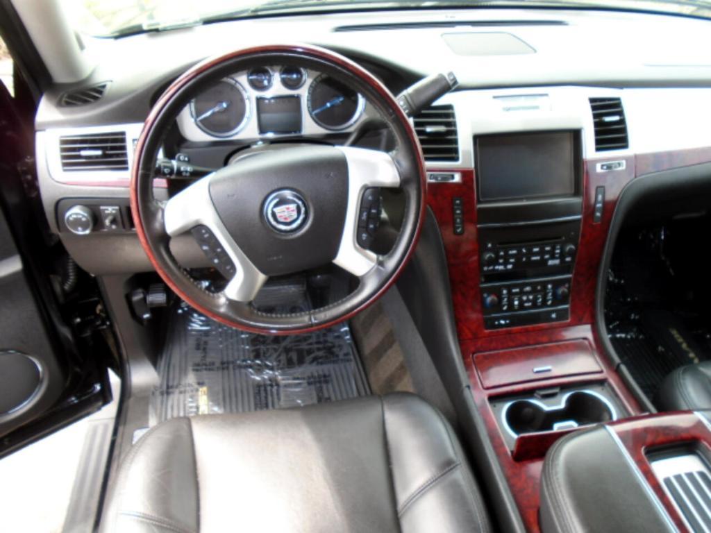used 2014 Cadillac Escalade car, priced at $21,997