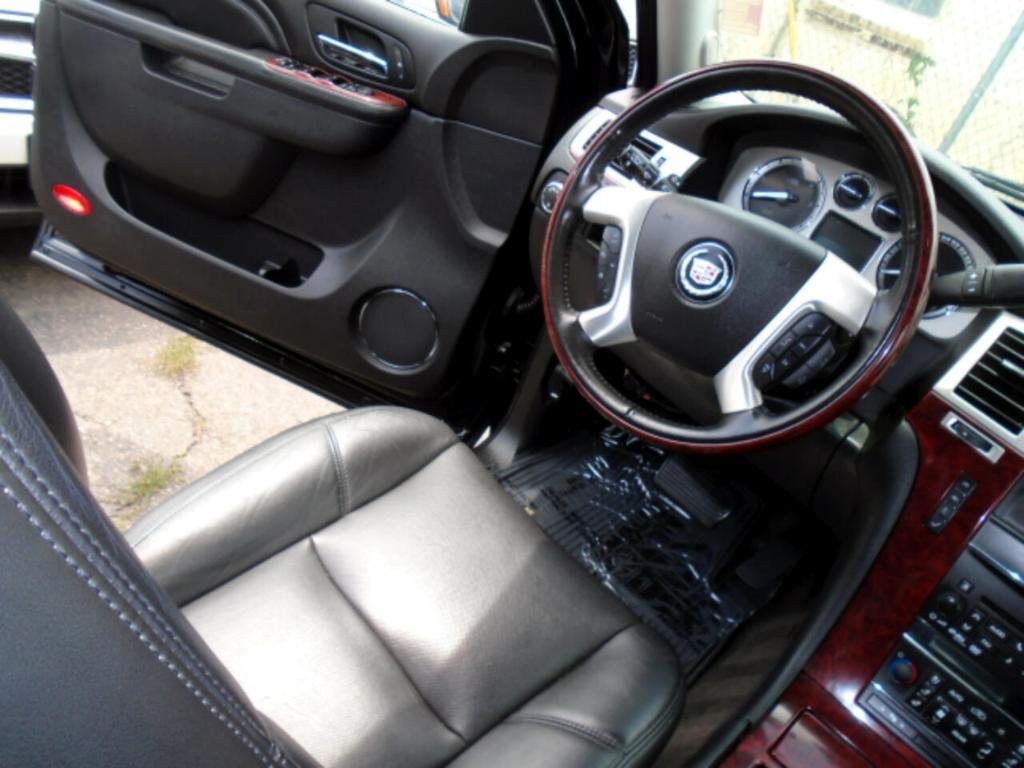 used 2014 Cadillac Escalade car, priced at $21,997