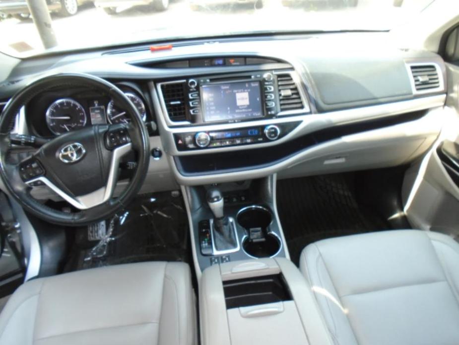 used 2014 Toyota Highlander car, priced at $19,491