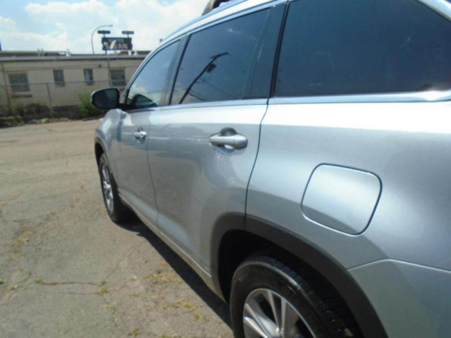 used 2014 Toyota Highlander car, priced at $19,491