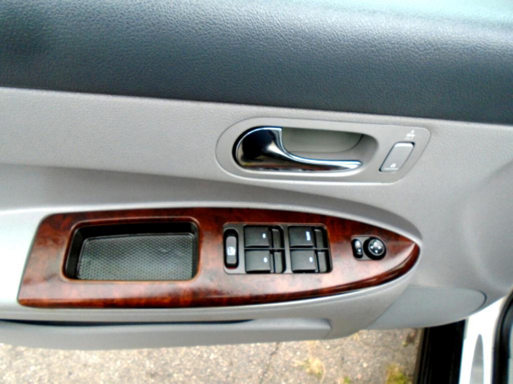 used 2007 Buick LaCrosse car, priced at $5,997