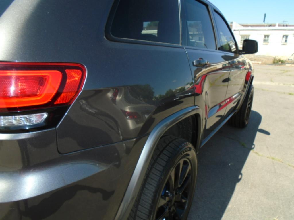 used 2017 Jeep Grand Cherokee car, priced at $21,501