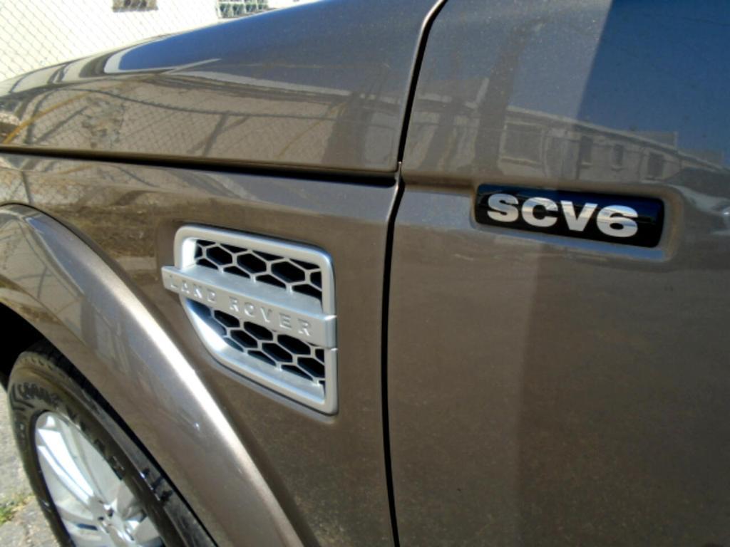 used 2015 Land Rover LR4 car, priced at $15,490