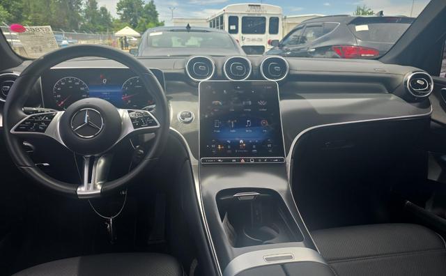 used 2024 Mercedes-Benz GLC 300 car